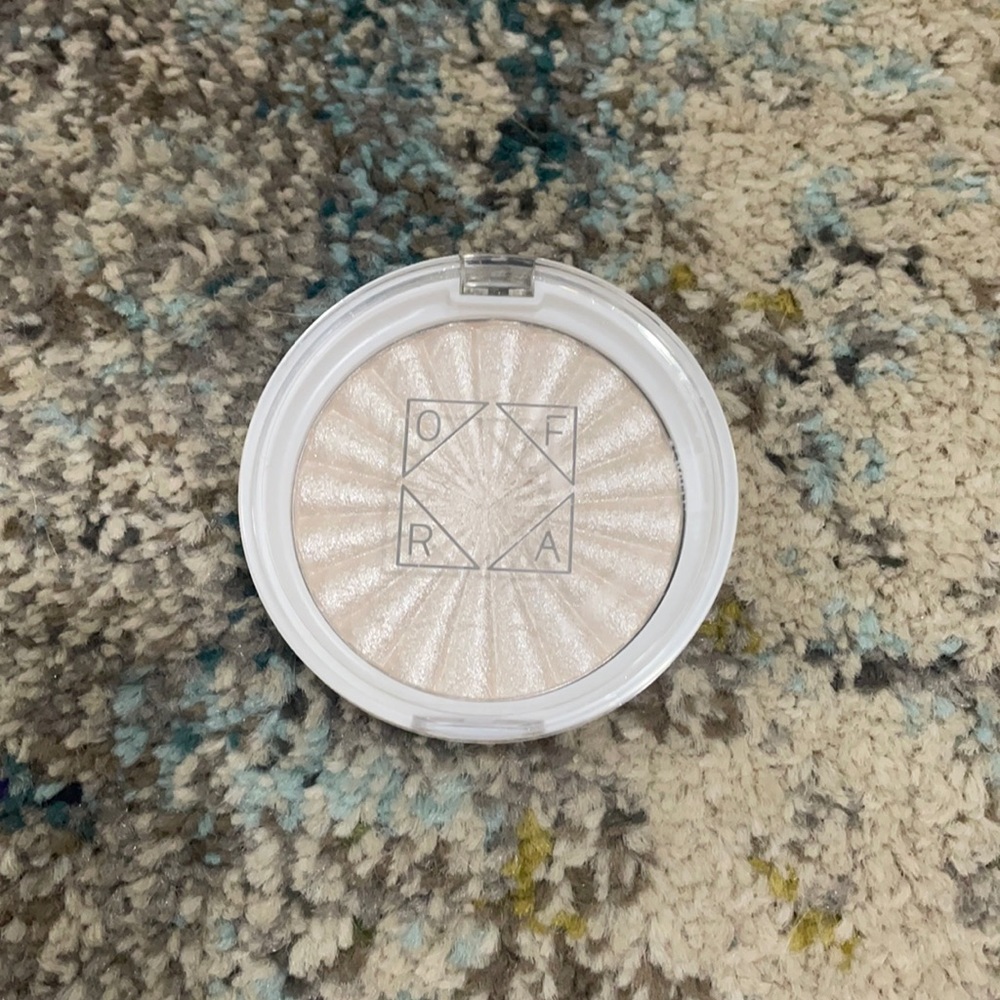 OFRA x Nikkie Tutorials Highlighter Glazed Donut